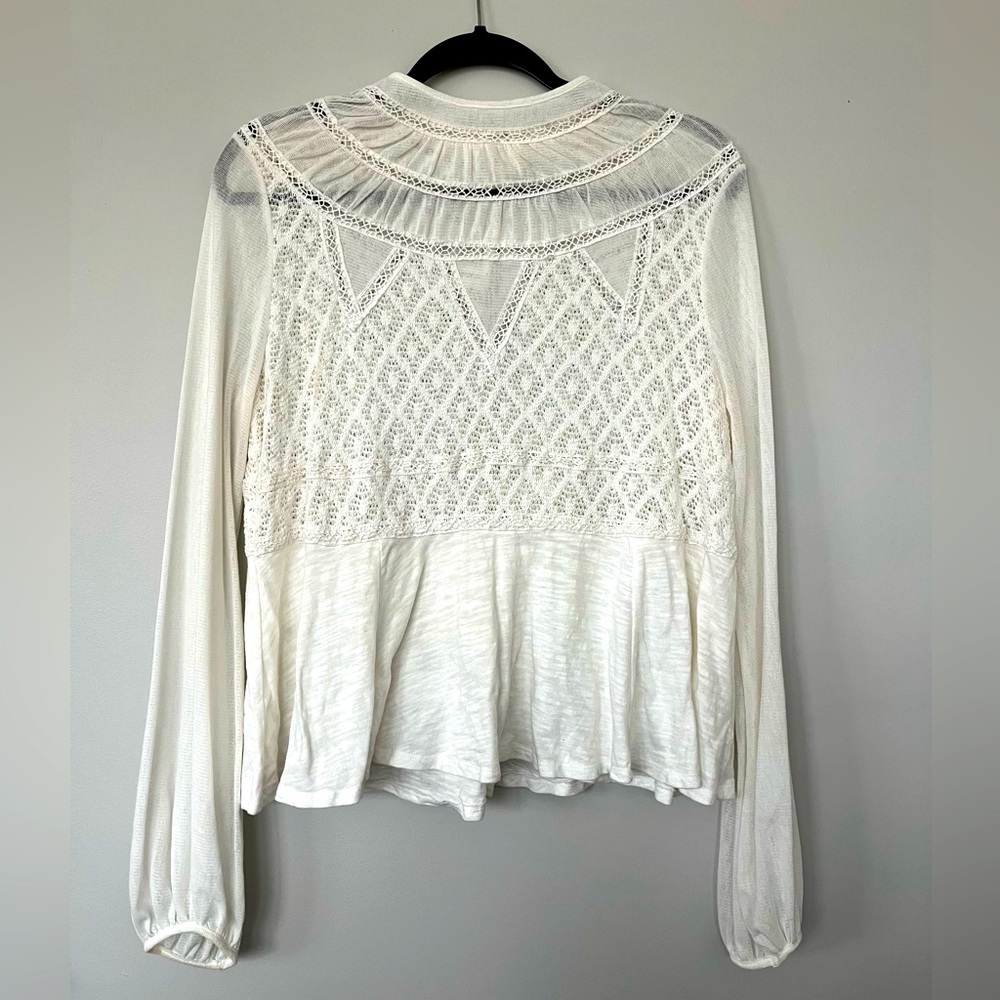 FREE PEOPLE size M white Flowy breezy top